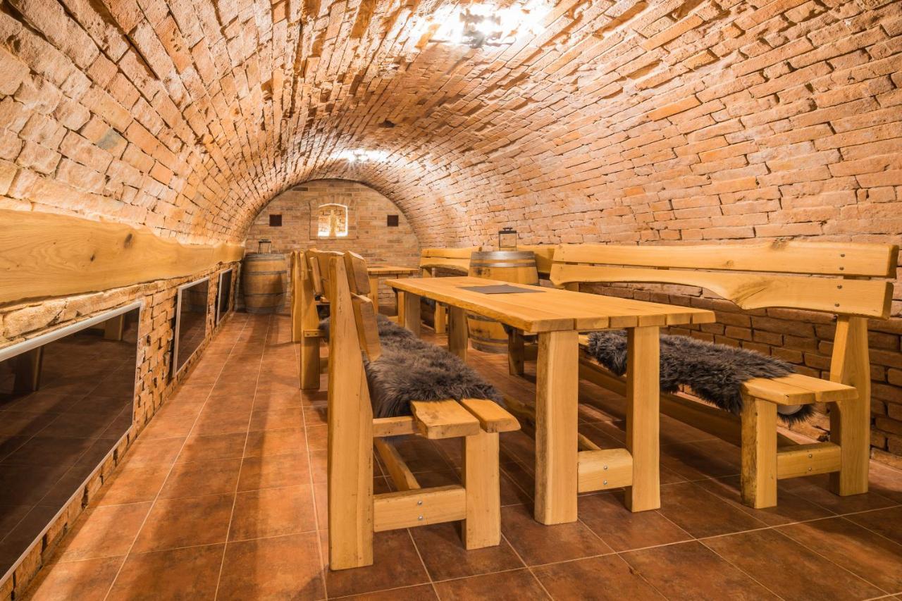 Vinoza - Ubytovani A Vinny Sklep Velke Bilovice Rulandova Zewnętrze zdjęcie